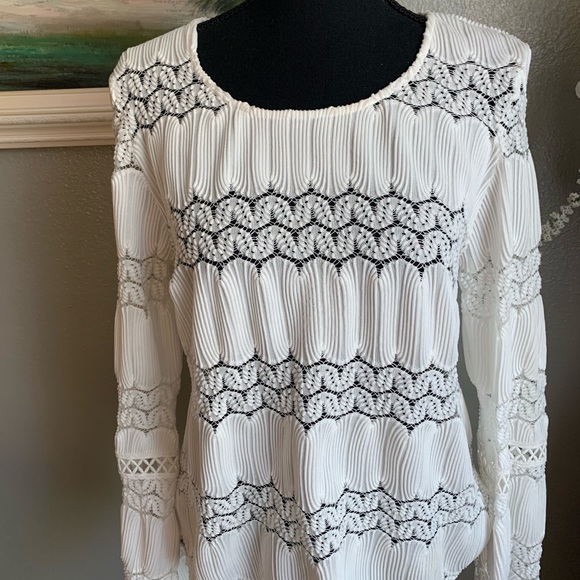 Vestique Long Sleeve Boho White Top Size Medium - Picture 5 of 17